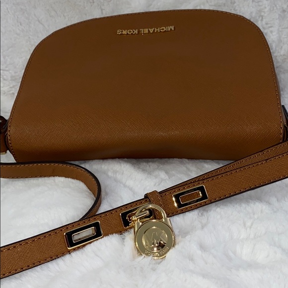 Michael Kors Hamilton LG Messenger Bag - Picture 4 of 8